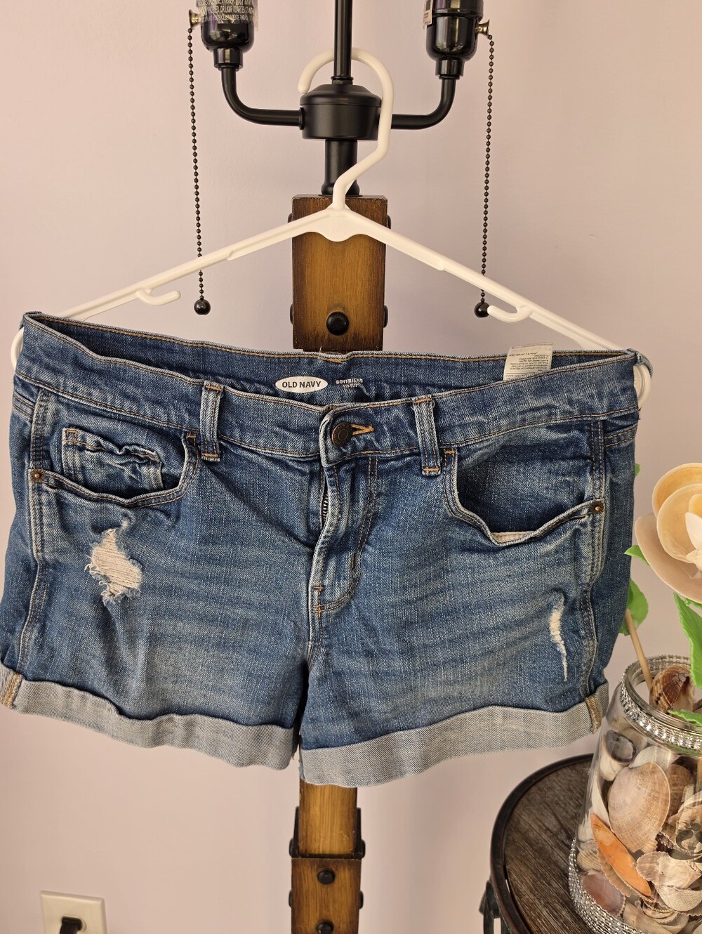 #2668, Old Navy boyfriend mid rise distressed denim cuffed jean shorts size 6